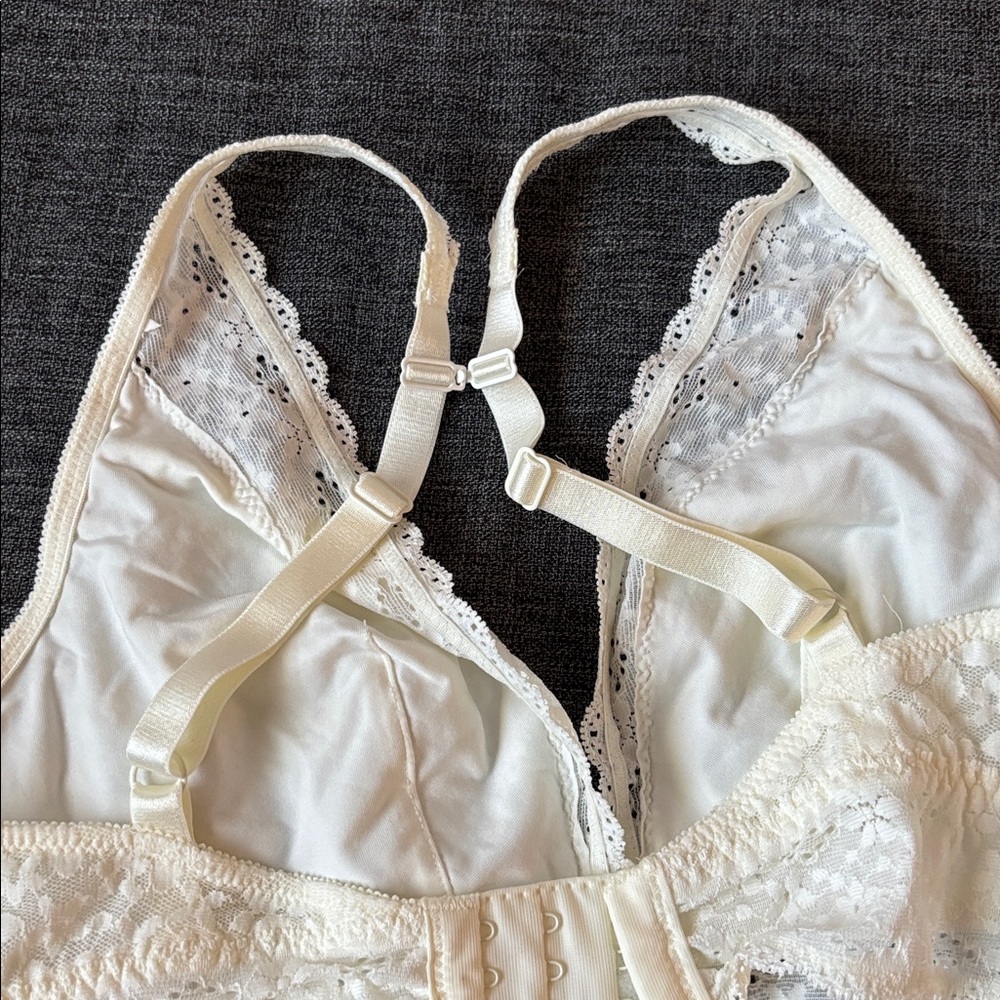 NWOT Lace Bralette - Picture 4 of 5